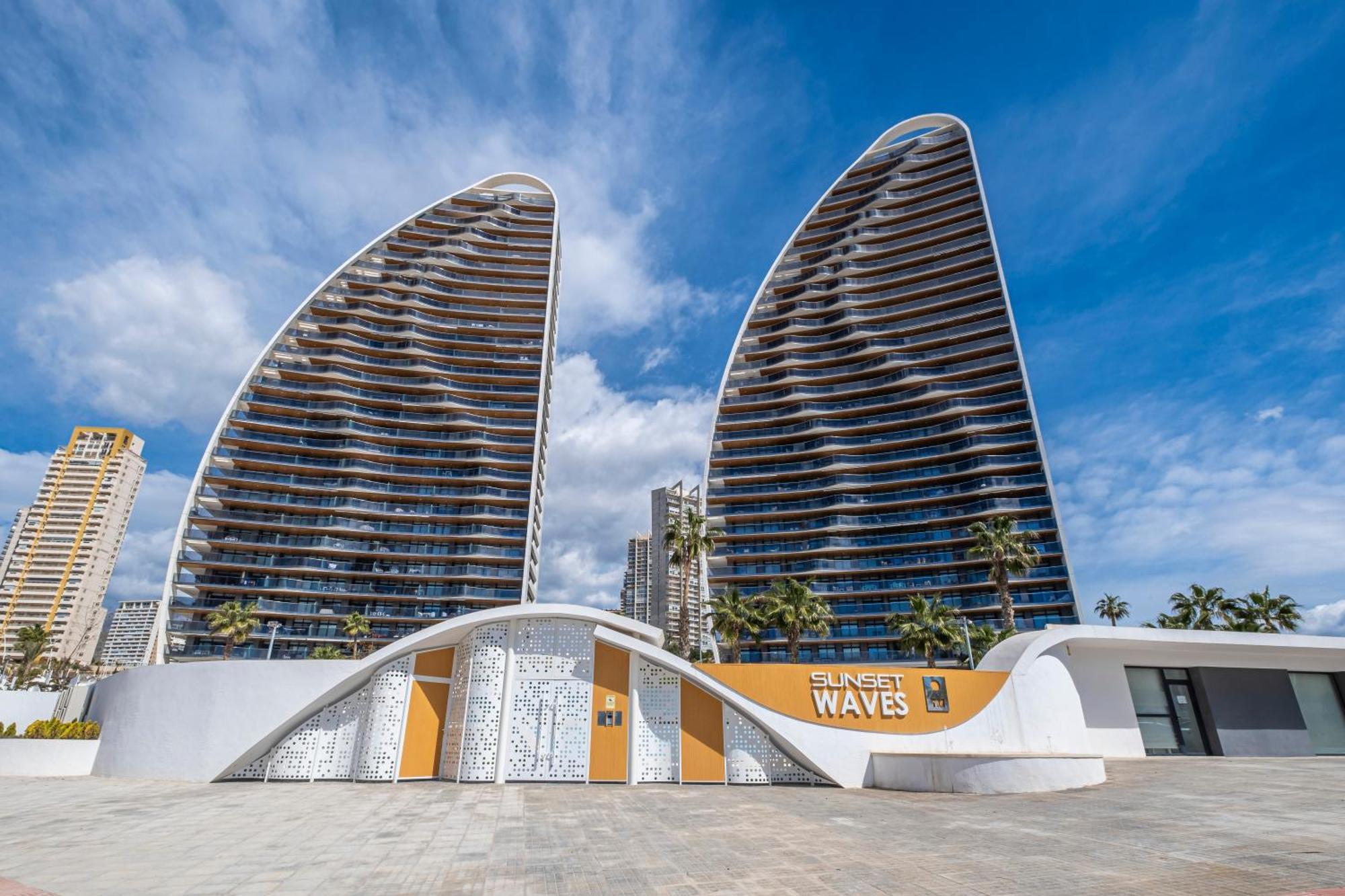 Sunset Waves 18-35 Poniente Beach Resort 貝尼多姆 外观 照片